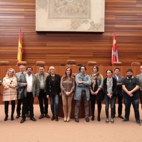 Periodistas salmantinos visitan las Cortes de Castilla y&nbsp;León